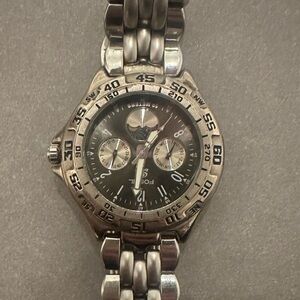 Vintage 1990’s Fossil Men's Black and Silver Watch